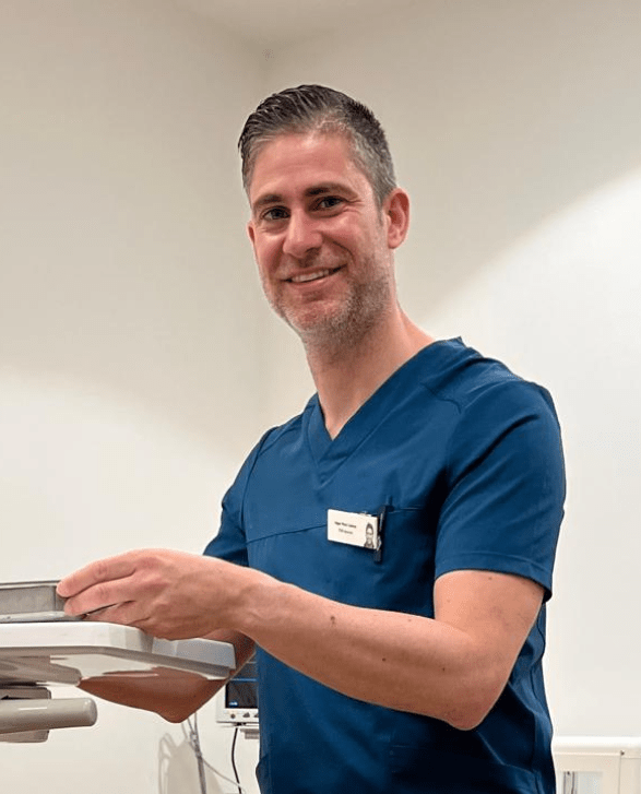 Edgar Pérez Cadena en Aguado Clínica